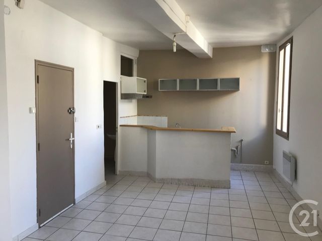 Appartement F1 à louer - 1 pièce - 33.2 m2 - SOMMIERES - 30 - LANGUEDOC-ROUSSILLON - Century 21 Jcd Immobilier