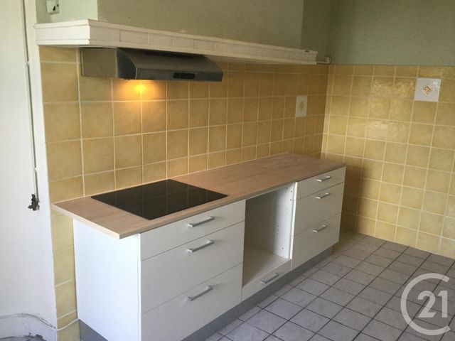 Appartement F4 à louer - 4 pièces - 126.06 m2 - SOMMIERES - 30 - LANGUEDOC-ROUSSILLON - Century 21 Jcd Immobilier