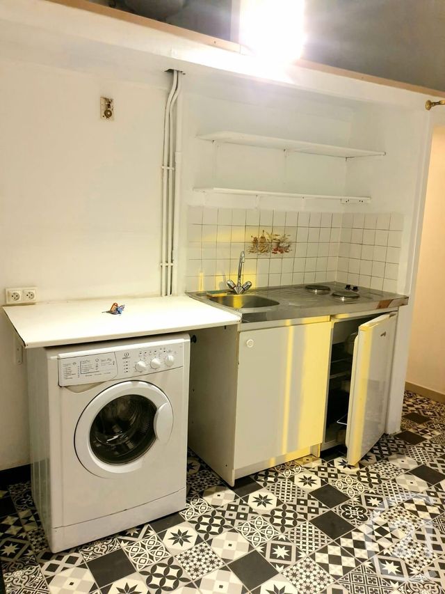 Appartement F2 à louer - 2 pièces - 37.4 m2 - SOMMIERES - 30 - LANGUEDOC-ROUSSILLON - Century 21 Jcd Immobilier