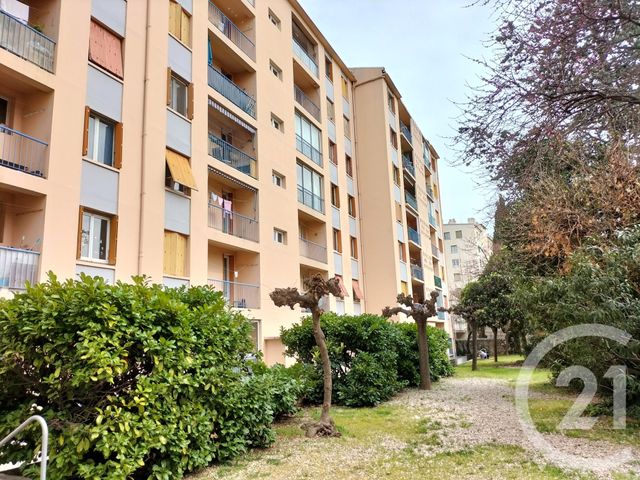 Appartement F5 à louer - 5 pièces - 79.8 m2 - NIMES - 30 - LANGUEDOC-ROUSSILLON - Century 21 Jcd Immobilier