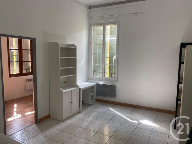 Appartement F4 à louer - 4 pièces - 84.62 m2 - SOMMIERES - 30 - LANGUEDOC-ROUSSILLON - Century 21 Jcd Immobilier