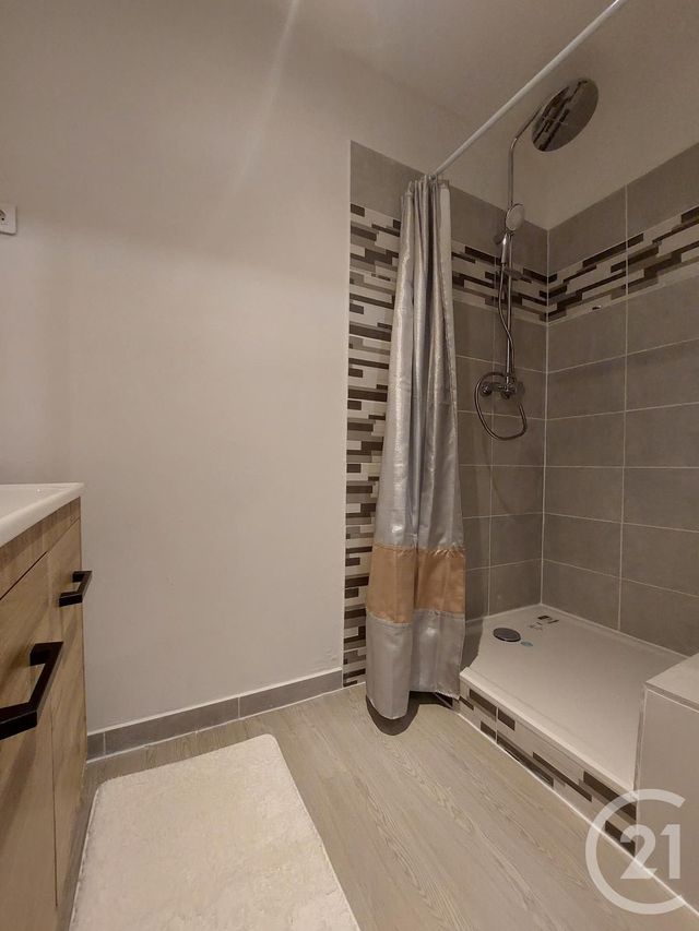 Appartement T2 à vendre - 2 pièces - 51.65 m2 - SOMMIERES - 30 - LANGUEDOC-ROUSSILLON - Century 21 Jcd Immobilier