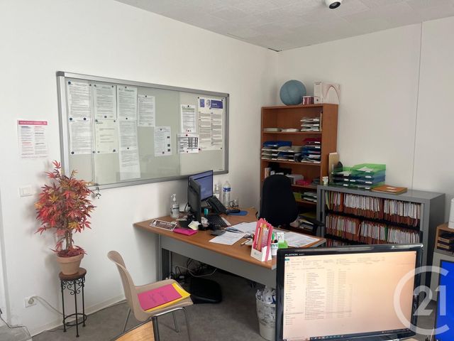 Appartement Local à louer - 2 pièces - 54.0 m2 - SOMMIERES - 30 - LANGUEDOC-ROUSSILLON - Century 21 Jcd Immobilier