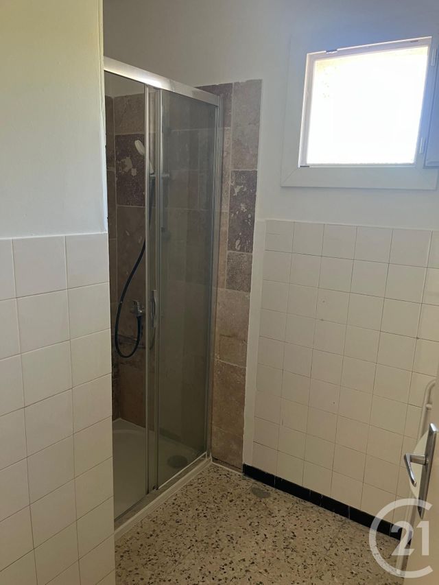 Appartement F4 à louer - 4 pièces - 79.3 m2 - MOULEZAN - 30 - LANGUEDOC-ROUSSILLON - Century 21 Jcd Immobilier
