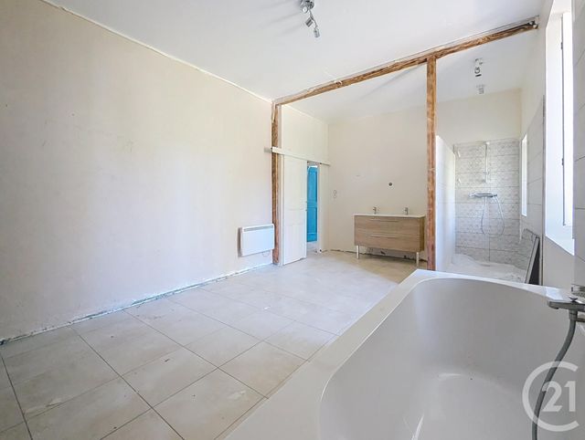 Appartement F7 à vendre - 7 pièces - 214.8 m2 - SOMMIERES - 30 - LANGUEDOC-ROUSSILLON - Century 21 Jcd Immobilier