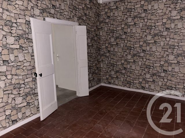 Appartement F2 à louer - 2 pièces - 59.6 m2 - SOMMIERES - 30 - LANGUEDOC-ROUSSILLON - Century 21 Jcd Immobilier
