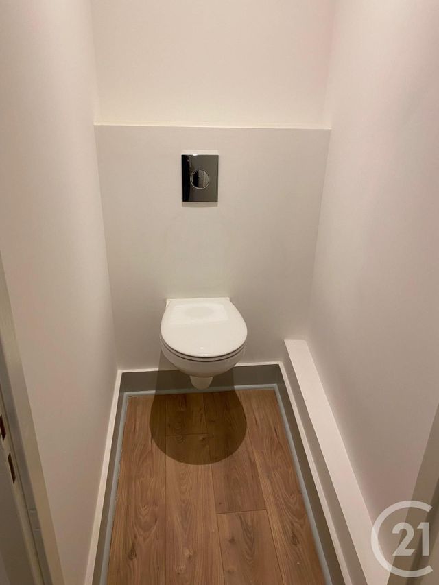 Appartement F2 à louer - 2 pièces - 49.6 m2 - SOMMIERES - 30 - LANGUEDOC-ROUSSILLON - Century 21 Jcd Immobilier