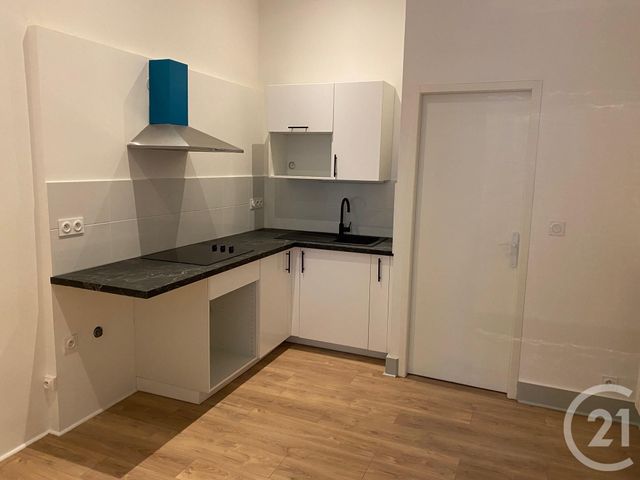 Appartement F2 à louer - 2 pièces - 49.6 m2 - SOMMIERES - 30 - LANGUEDOC-ROUSSILLON - Century 21 Jcd Immobilier