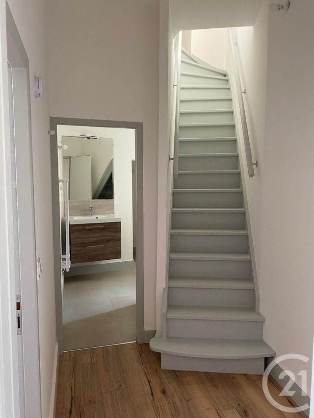 Appartement F3 à louer - 3 pièces - 80.0 m2 - SOMMIERES - 30 - LANGUEDOC-ROUSSILLON - Century 21 Jcd Immobilier