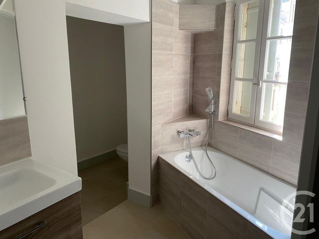 Appartement F3 à louer - 3 pièces - 80.0 m2 - SOMMIERES - 30 - LANGUEDOC-ROUSSILLON - Century 21 Jcd Immobilier