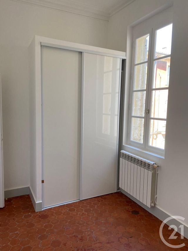Appartement F3 à louer - 3 pièces - 80.0 m2 - SOMMIERES - 30 - LANGUEDOC-ROUSSILLON - Century 21 Jcd Immobilier
