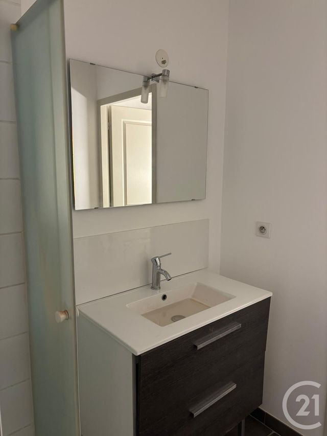 Appartement F2 à louer - 2 pièces - 73.04 m2 - SOMMIERES - 30 - LANGUEDOC-ROUSSILLON - Century 21 Jcd Immobilier