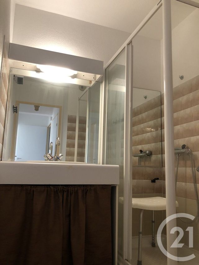 Afficher la photo en grand Appartement F3 à louer - 3 pièces - 70.12 m2 - NIMES - 30 - LANGUEDOC-ROUSSILLON - Century 21 Jcd Immobilier