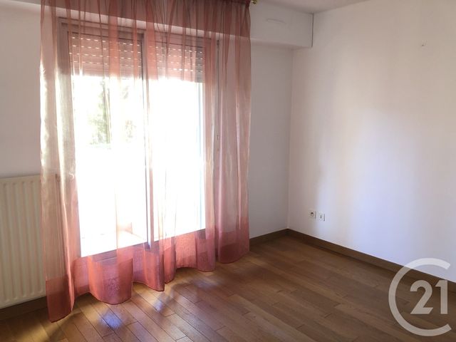 Afficher la photo en grand Appartement F3 à louer - 3 pièces - 70.12 m2 - NIMES - 30 - LANGUEDOC-ROUSSILLON - Century 21 Jcd Immobilier