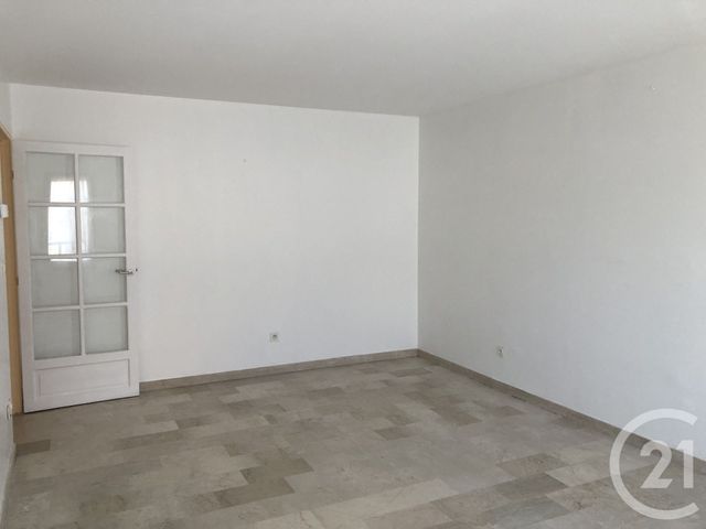 Afficher la photo en grand Appartement F3 à louer - 3 pièces - 70.12 m2 - NIMES - 30 - LANGUEDOC-ROUSSILLON - Century 21 Jcd Immobilier