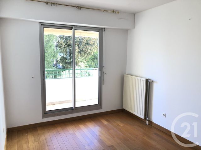 Afficher la photo en grand Appartement F3 à louer - 3 pièces - 70.12 m2 - NIMES - 30 - LANGUEDOC-ROUSSILLON - Century 21 Jcd Immobilier