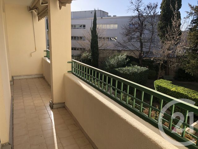 Afficher la photo en grand Appartement F3 à louer - 3 pièces - 70.12 m2 - NIMES - 30 - LANGUEDOC-ROUSSILLON - Century 21 Jcd Immobilier