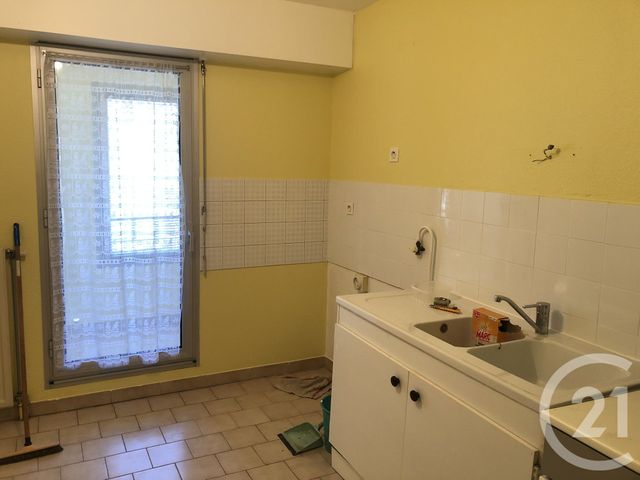 Afficher la photo en grand Appartement F3 à louer - 3 pièces - 70.12 m2 - NIMES - 30 - LANGUEDOC-ROUSSILLON - Century 21 Jcd Immobilier