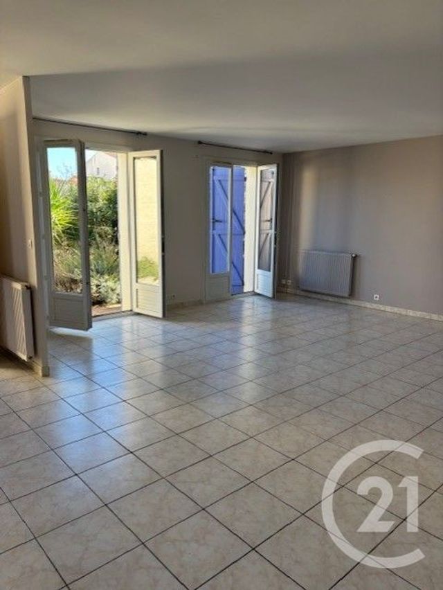 maison à louer - 5 pièces - 123.0 m2 - CAISSARGUES - 30 - LANGUEDOC-ROUSSILLON - Century 21 Jcd Immobilier