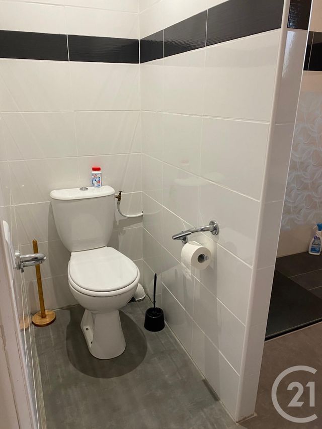 maison à louer - 3 pièces - 75.0 m2 - ST CHRISTOL - 34 - LANGUEDOC-ROUSSILLON - Century 21 Jcd Immobilier