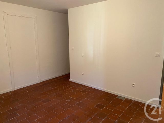 Appartement T4 à louer - 4 pièces - 86.6 m2 - SOMMIERES - 30 - LANGUEDOC-ROUSSILLON - Century 21 Jcd Immobilier