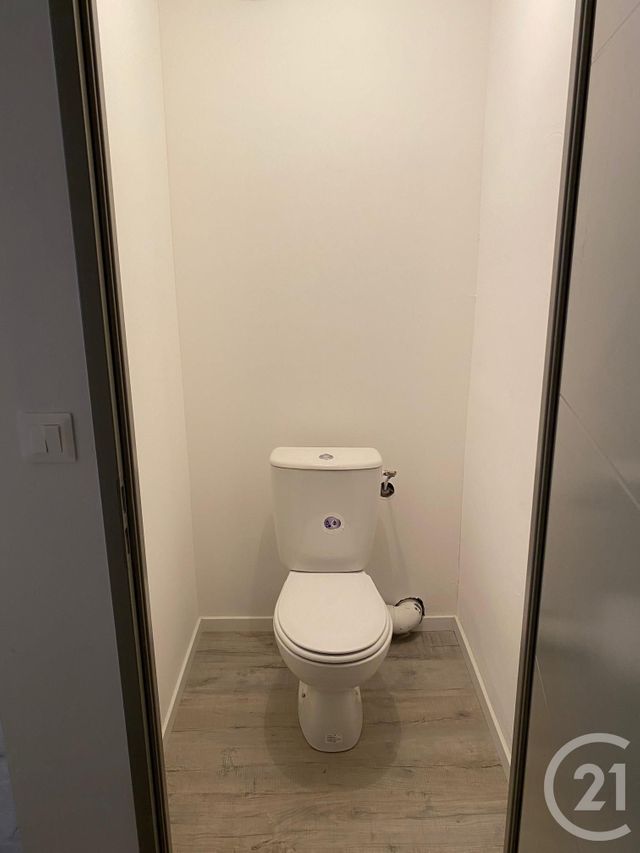 Appartement T4 à louer - 4 pièces - 86.6 m2 - SOMMIERES - 30 - LANGUEDOC-ROUSSILLON - Century 21 Jcd Immobilier