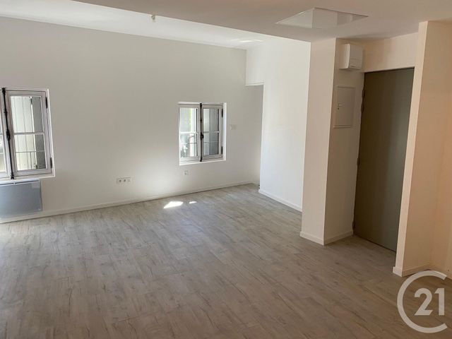 Appartement T4 à louer - 4 pièces - 86.6 m2 - SOMMIERES - 30 - LANGUEDOC-ROUSSILLON - Century 21 Jcd Immobilier