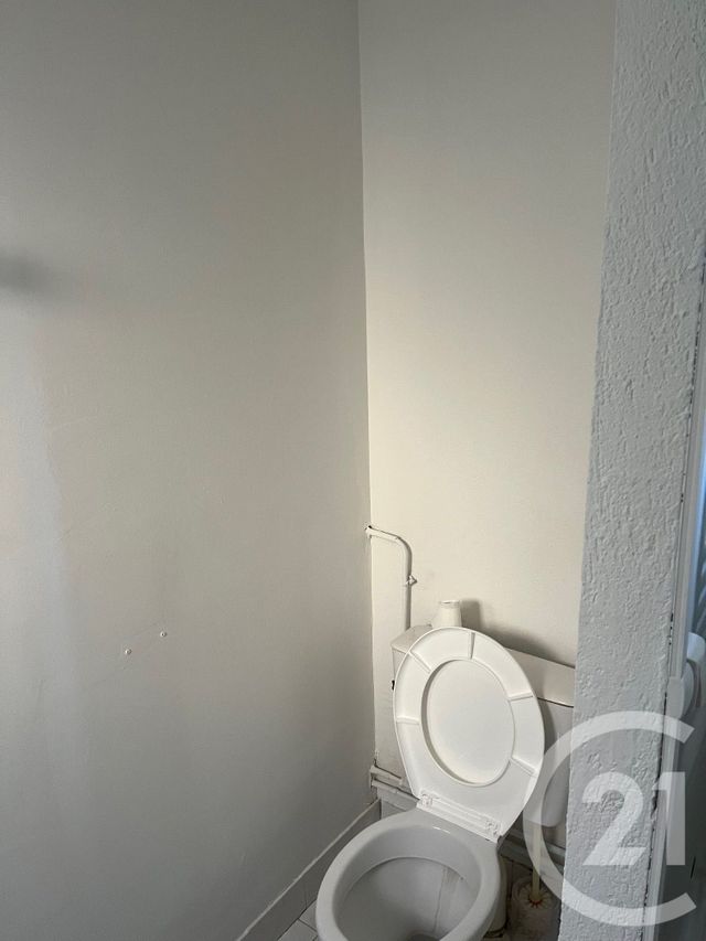 Appartement F2 bis à louer - 3 pièces - 53.2 m2 - SOMMIERES - 30 - LANGUEDOC-ROUSSILLON - Century 21 Jcd Immobilier