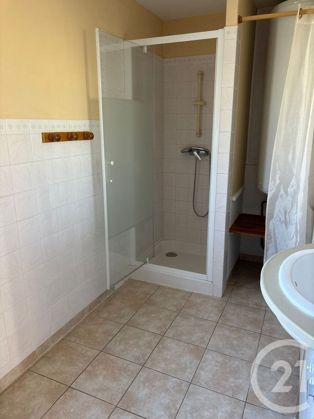 Appartement F3 à louer - 3 pièces - 73.0 m2 - SOMMIERES - 30 - LANGUEDOC-ROUSSILLON - Century 21 Jcd Immobilier