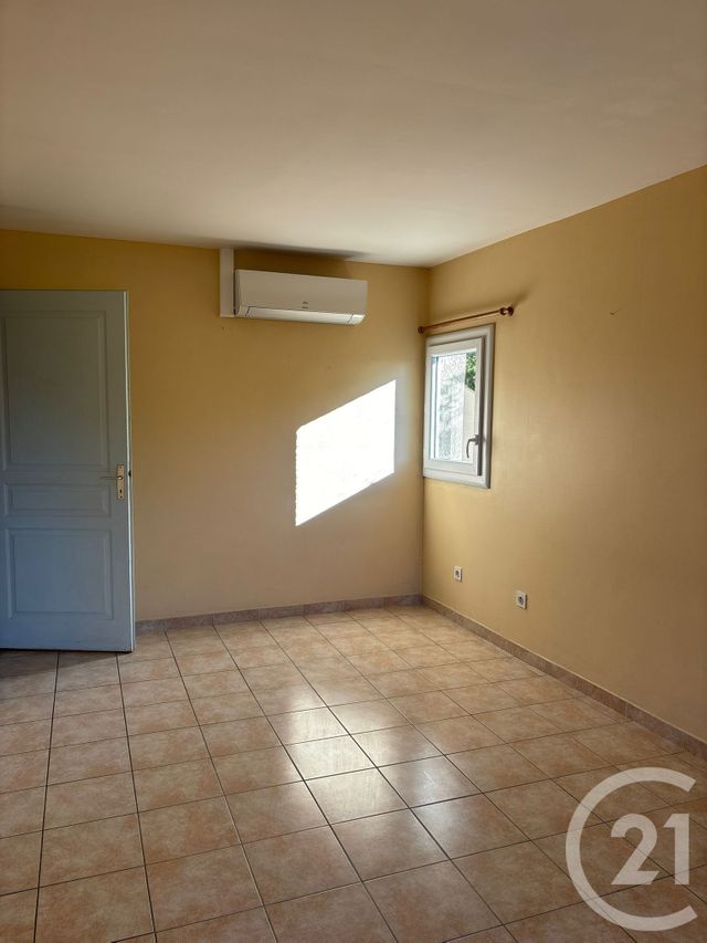 Appartement F3 à louer - 3 pièces - 73.0 m2 - SOMMIERES - 30 - LANGUEDOC-ROUSSILLON - Century 21 Jcd Immobilier