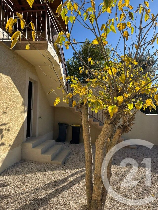 Appartement F3 à louer - 3 pièces - 73.0 m2 - SOMMIERES - 30 - LANGUEDOC-ROUSSILLON - Century 21 Jcd Immobilier