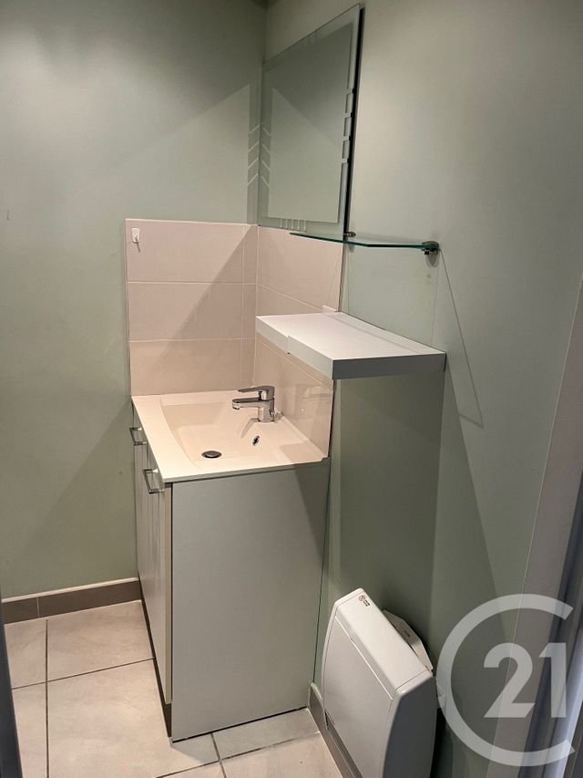 Appartement F3 à louer - 3 pièces - 75.98 m2 - VILLEVIEILLE - 30 - LANGUEDOC-ROUSSILLON - Century 21 Jcd Immobilier