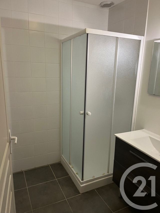 Appartement F3 à louer - 3 pièces - 72.15 m2 - SOMMIERES - 30 - LANGUEDOC-ROUSSILLON - Century 21 Jcd Immobilier