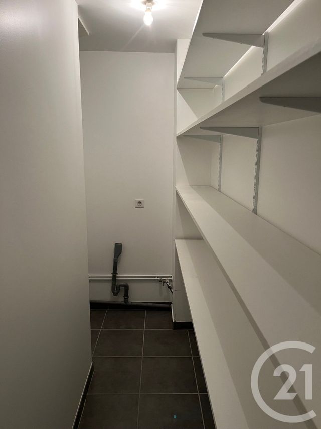 Appartement F3 à louer - 3 pièces - 72.15 m2 - SOMMIERES - 30 - LANGUEDOC-ROUSSILLON - Century 21 Jcd Immobilier