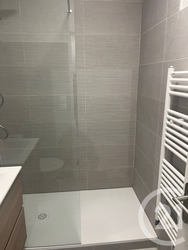 Appartement F2 à louer - 2 pièces - 45.9 m2 - NIMES - 30 - LANGUEDOC-ROUSSILLON - Century 21 Jcd Immobilier