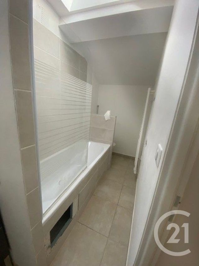 Appartement F4 à louer - 4 pièces - 74.45 m2 - SARDAN - 30 - LANGUEDOC-ROUSSILLON - Century 21 Jcd Immobilier