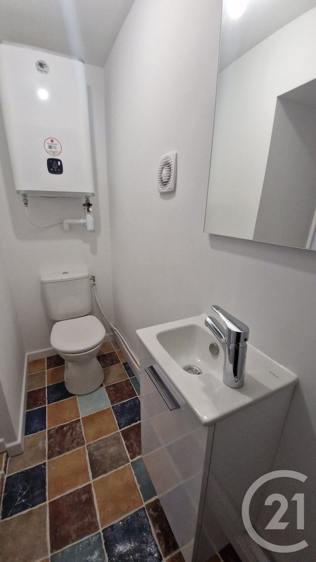 Appartement Local à louer - 1 pièce - 41.0 m2 - SOMMIERES - 30 - LANGUEDOC-ROUSSILLON - Century 21 Jcd Immobilier