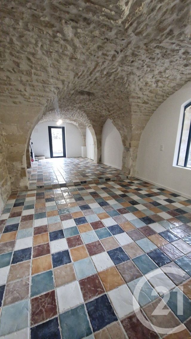 Appartement Local à louer - 1 pièce - 41.0 m2 - SOMMIERES - 30 - LANGUEDOC-ROUSSILLON - Century 21 Jcd Immobilier