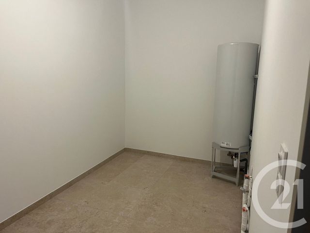 Appartement F3 à louer - 3 pièces - 136.8 m2 - SOMMIERES - 30 - LANGUEDOC-ROUSSILLON - Century 21 Jcd Immobilier