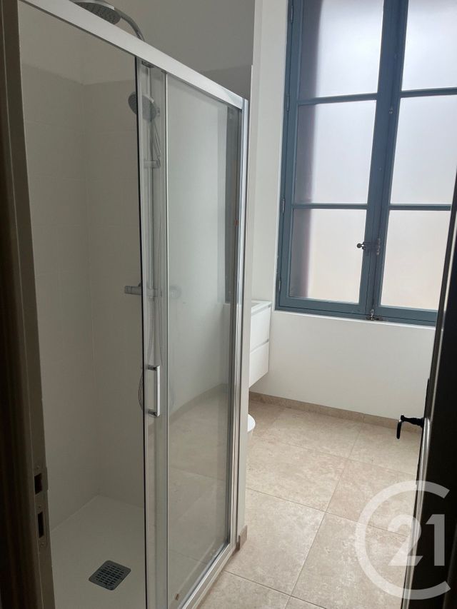 Appartement F3 à louer - 3 pièces - 136.8 m2 - SOMMIERES - 30 - LANGUEDOC-ROUSSILLON - Century 21 Jcd Immobilier