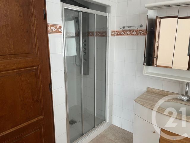 Appartement F3 à louer - 3 pièces - 136.8 m2 - SOMMIERES - 30 - LANGUEDOC-ROUSSILLON - Century 21 Jcd Immobilier