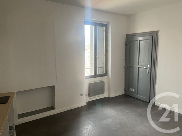 Appartement F3 à louer - 3 pièces - 63.5 m2 - SOMMIERES - 30 - LANGUEDOC-ROUSSILLON - Century 21 Jcd Immobilier