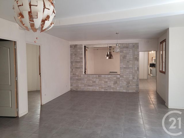 Appartement F3 à louer - 3 pièces - 86.12 m2 - SOMMIERES - 30 - LANGUEDOC-ROUSSILLON - Century 21 Jcd Immobilier