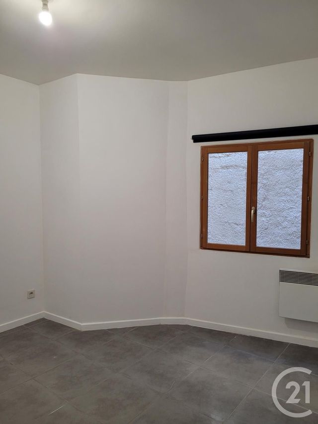 Appartement F3 à louer - 3 pièces - 86.12 m2 - SOMMIERES - 30 - LANGUEDOC-ROUSSILLON - Century 21 Jcd Immobilier