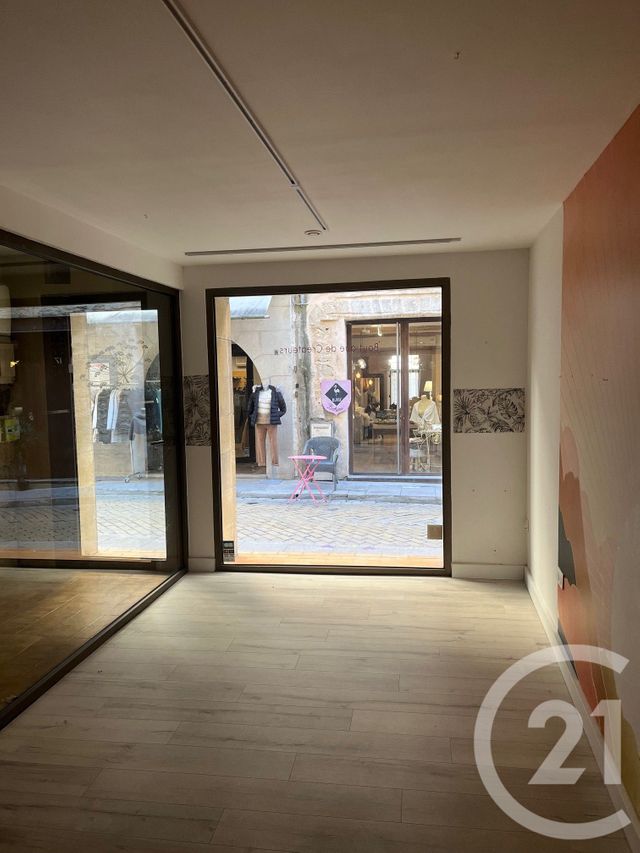 Appartement Local à louer - 1 pièce - 28.0 m2 - SOMMIERES - 30 - LANGUEDOC-ROUSSILLON - Century 21 Jcd Immobilier