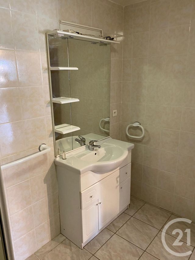 Appartement F3 à louer - 4 pièces - 90.54 m2 - ST CLEMENT - 30 - LANGUEDOC-ROUSSILLON - Century 21 Jcd Immobilier