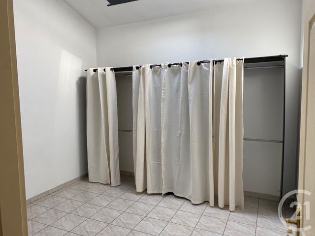 Appartement F3 à louer - 4 pièces - 90.54 m2 - ST CLEMENT - 30 - LANGUEDOC-ROUSSILLON - Century 21 Jcd Immobilier