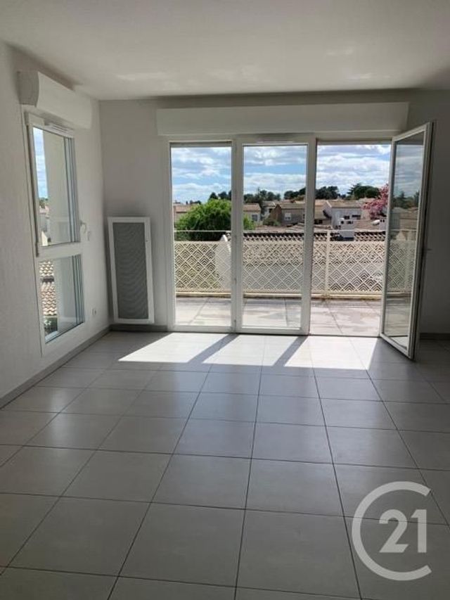 Appartement F2 à louer - 2 pièces - 46.45 m2 - NIMES - 30 - LANGUEDOC-ROUSSILLON - Century 21 Jcd Immobilier