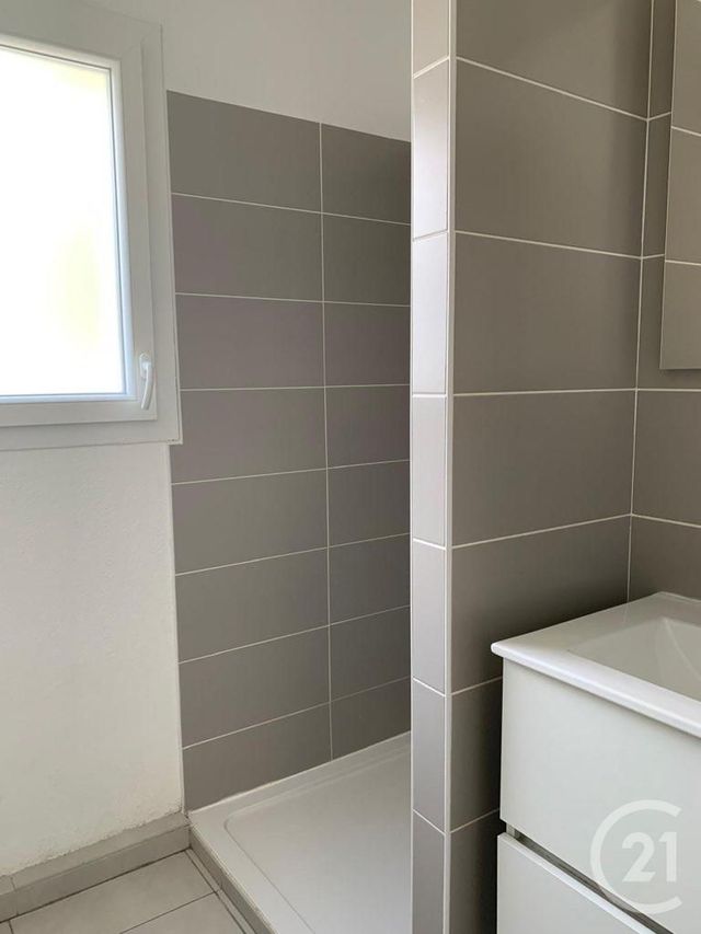 Appartement F2 à louer - 2 pièces - 46.45 m2 - NIMES - 30 - LANGUEDOC-ROUSSILLON - Century 21 Jcd Immobilier