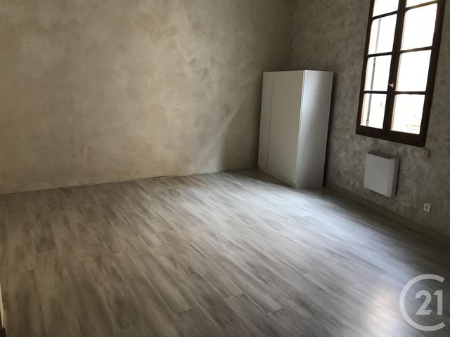 Appartement F1 à louer - 1 pièce - 41.0 m2 - SOMMIERES - 30 - LANGUEDOC-ROUSSILLON - Century 21 Jcd Immobilier